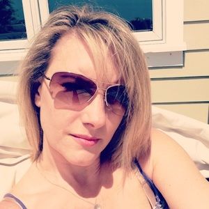 Meet your Posher, Gena